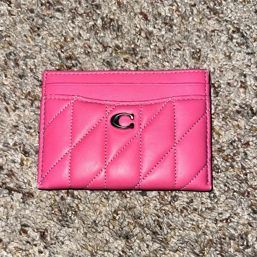 Coach Pink Quilted Leather Card Holder - Picture 1 of 2